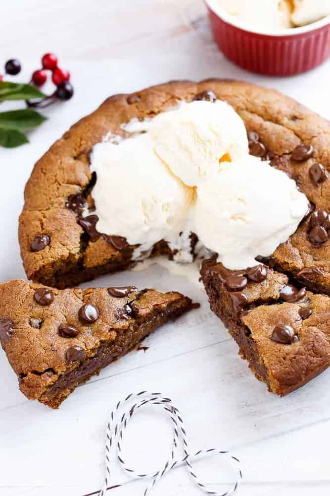 Why This Deep Dish Nutella Gingerbread Cookie Is a Game Changer